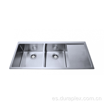 Fregadero de cocina de acero inoxidable de alta calidad.